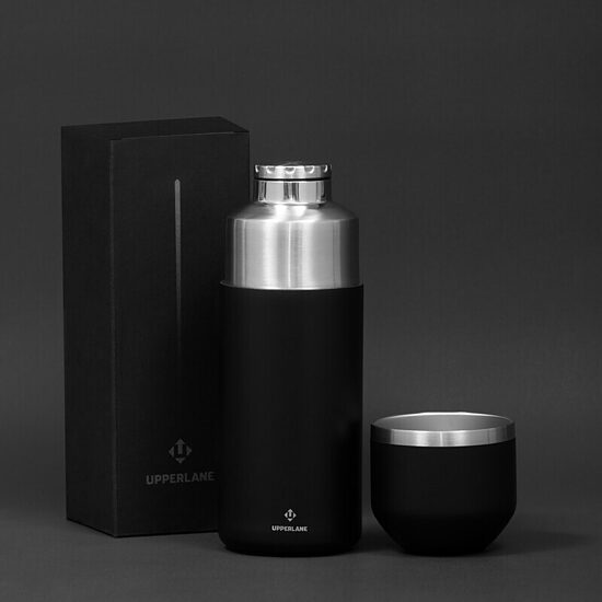 UPPERLANE premium nerūsējošā tērauda pudele ar plašu personalizāciju